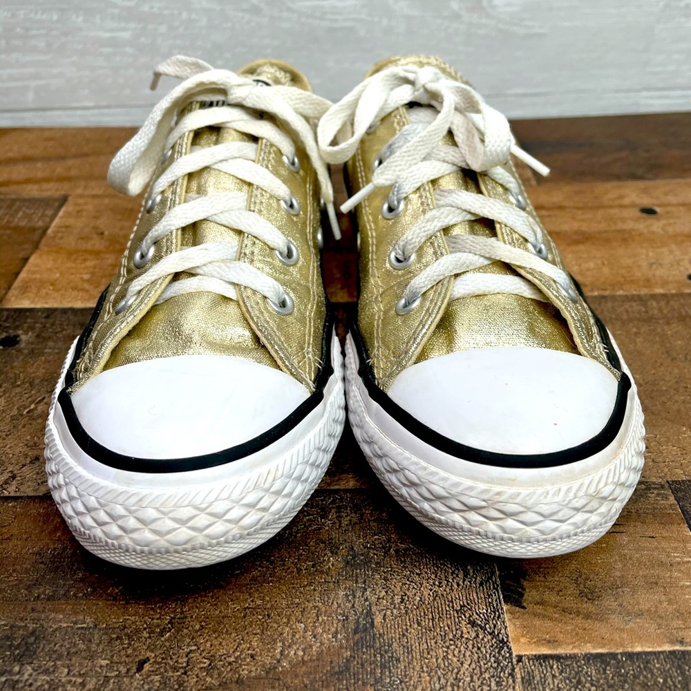 Converse All star gold girls shoe size 2 US